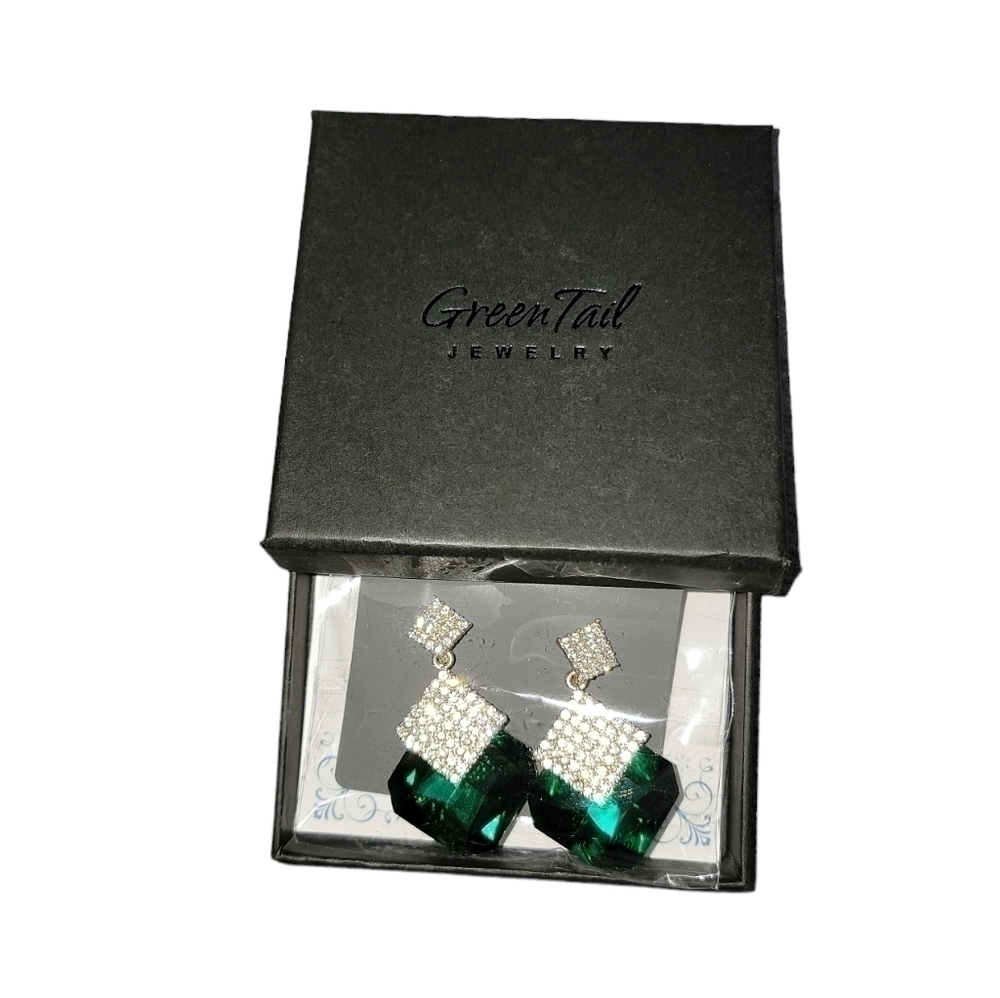 Green Square Glass Rhinestone Drop Earrings. New! - Picture 9 of 9